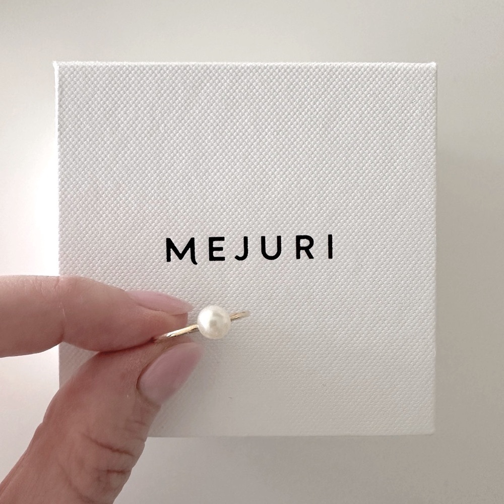 Mejuri Pearl Ring Size 6 - Picture 4 of 5